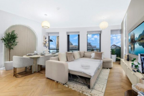 FIRST CLASS 2BR Luxury Skyline Retreat